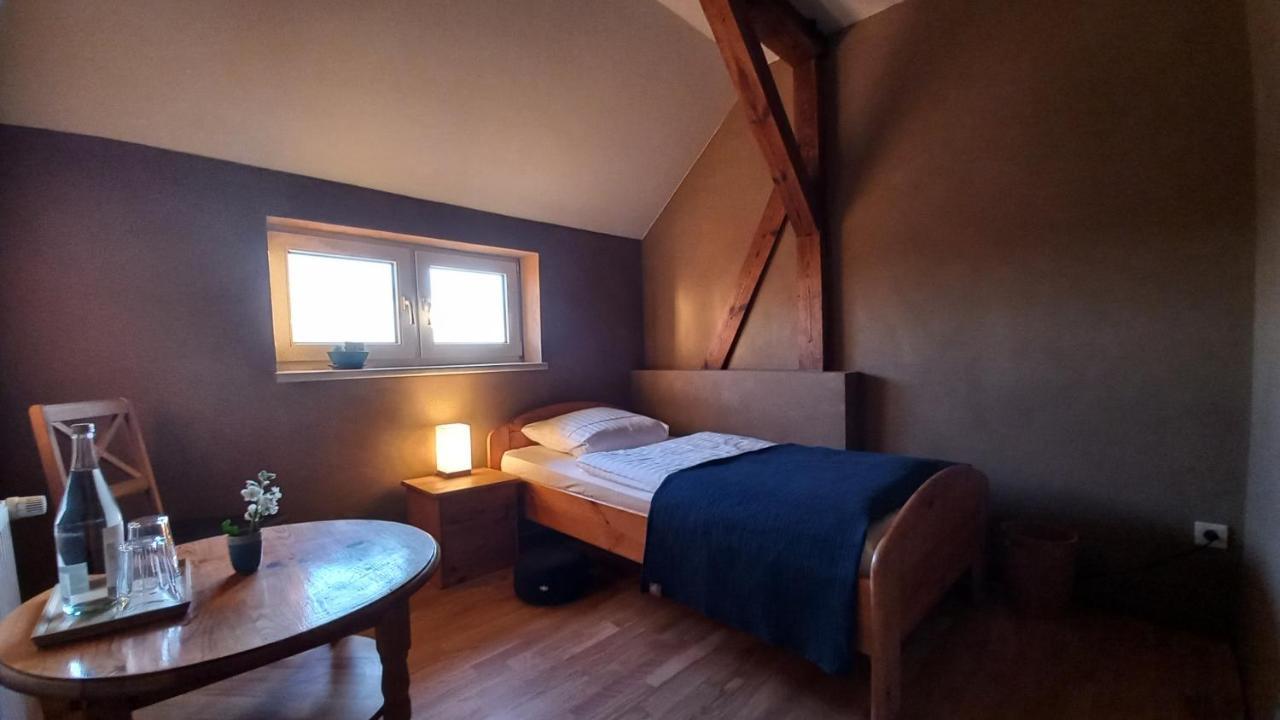 Triskele Haus - Oekologisches Gaestehaus Der Heilstaette Strelitz Neustrelitz Exterior foto
