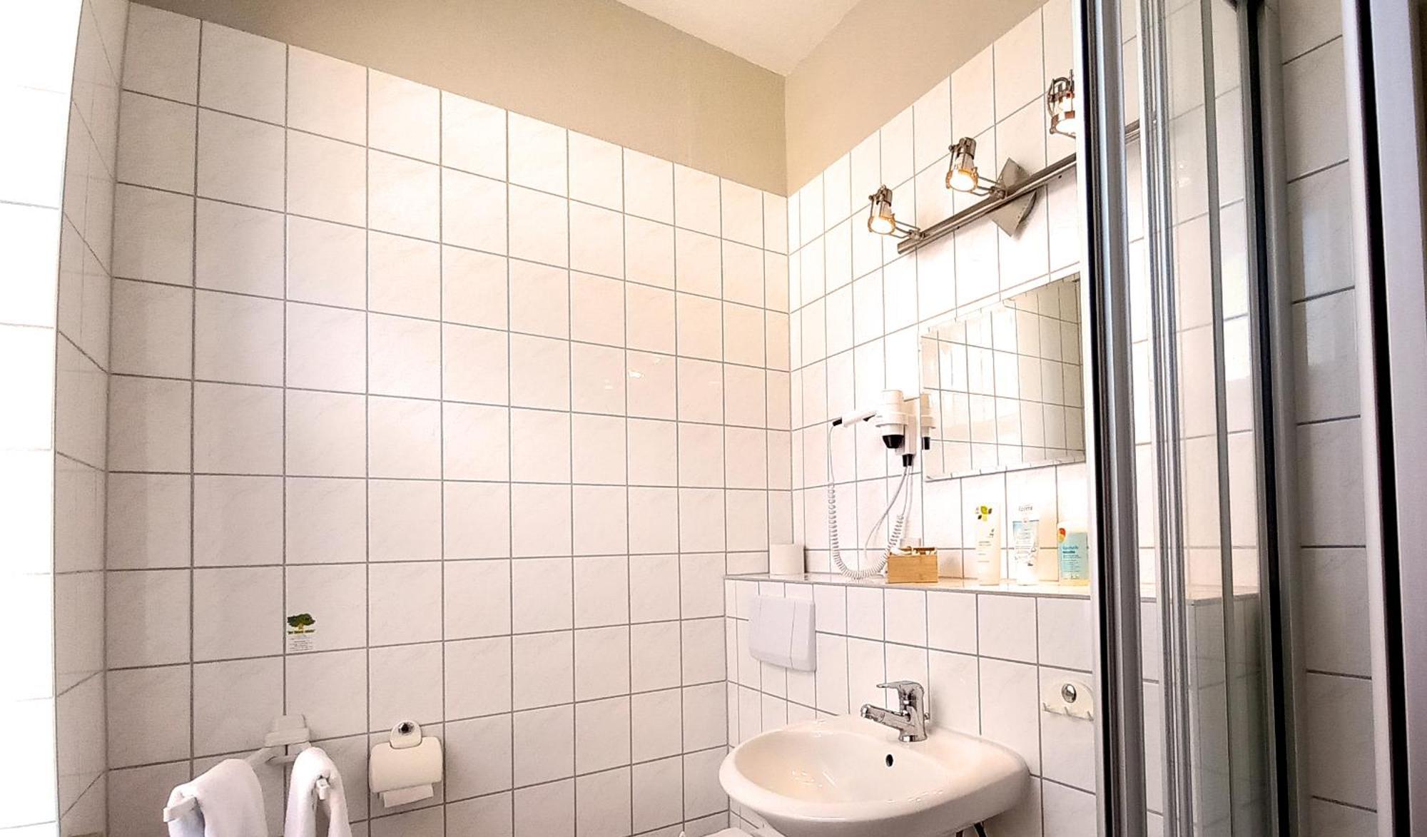 Triskele Haus - Oekologisches Gaestehaus Der Heilstaette Strelitz Neustrelitz Quarto foto